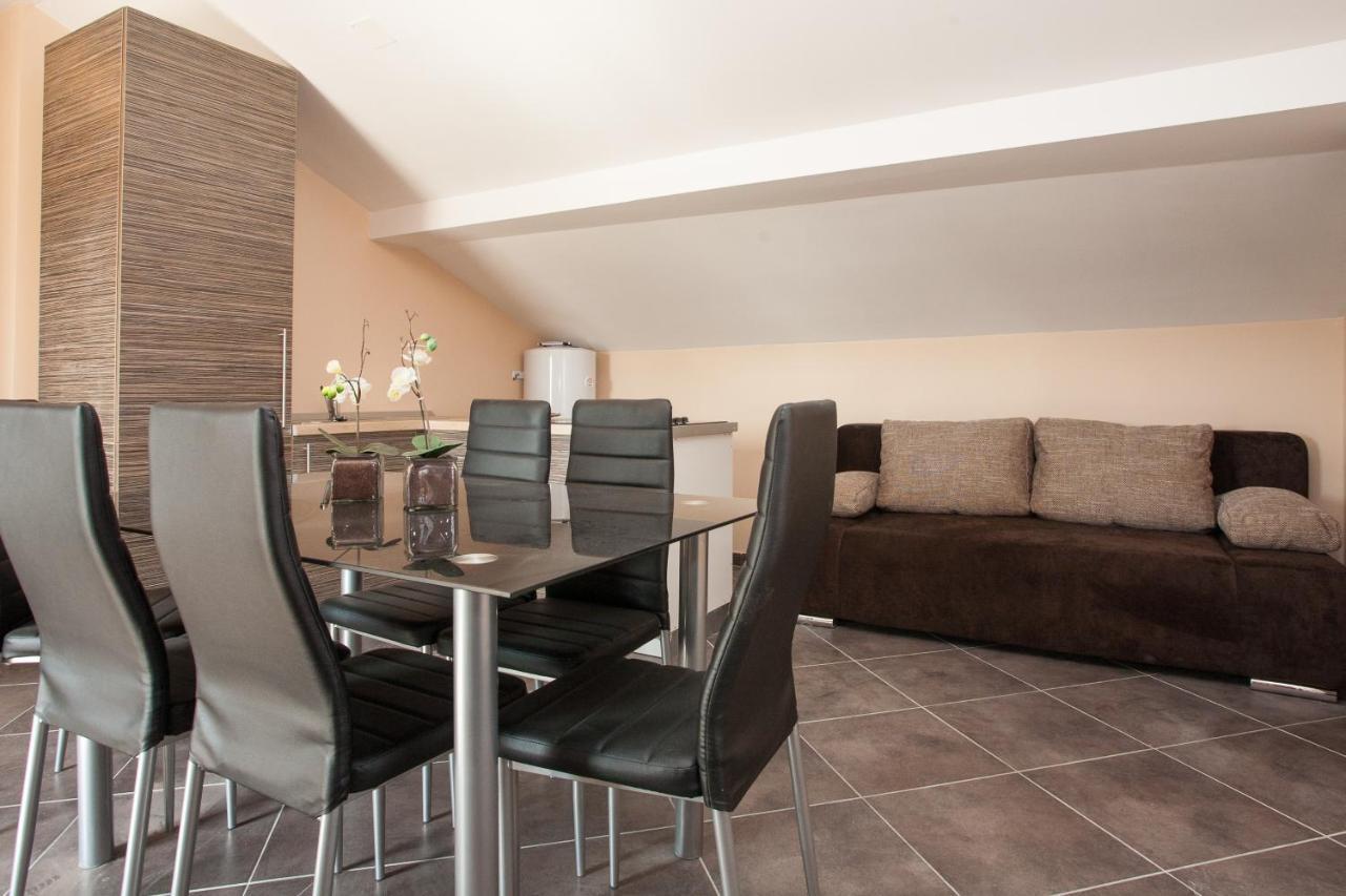 Apartments Tm Krk Town Luaran gambar