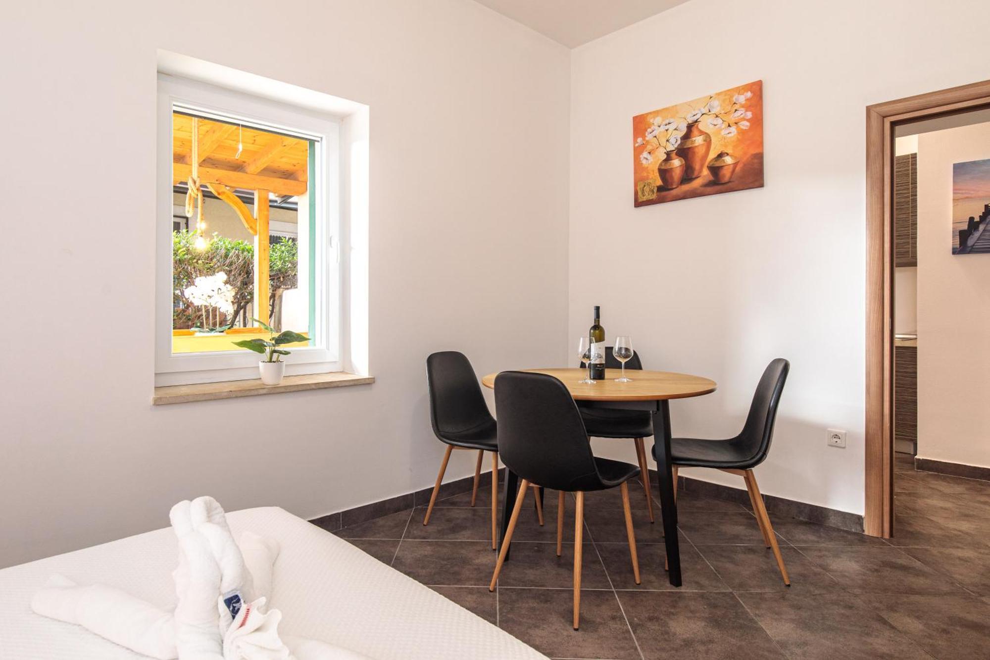 Apartments Tm Krk Town Luaran gambar