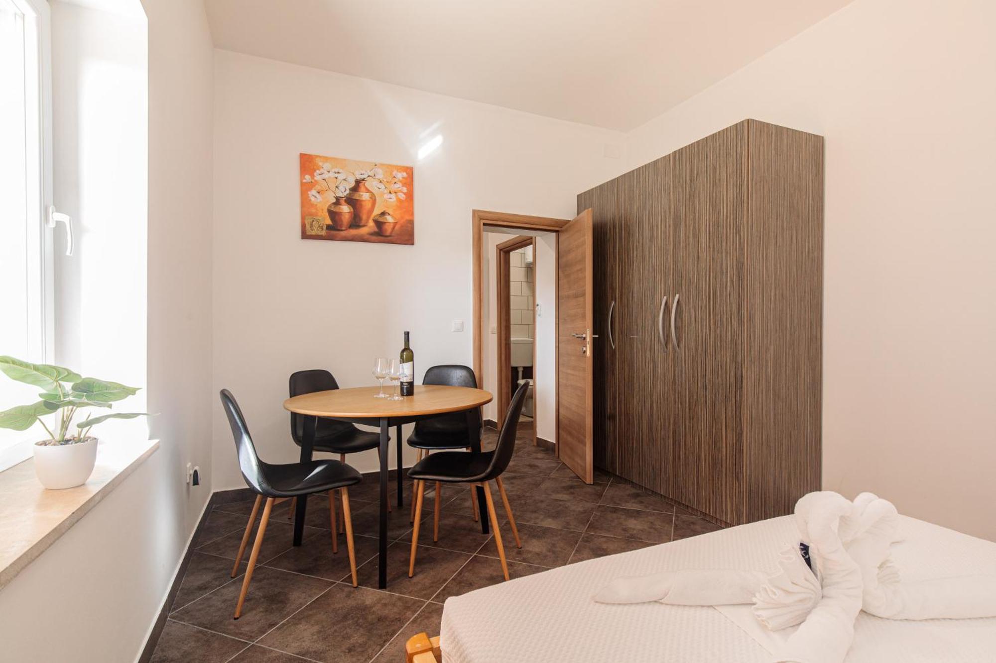 Apartments Tm Krk Town Luaran gambar